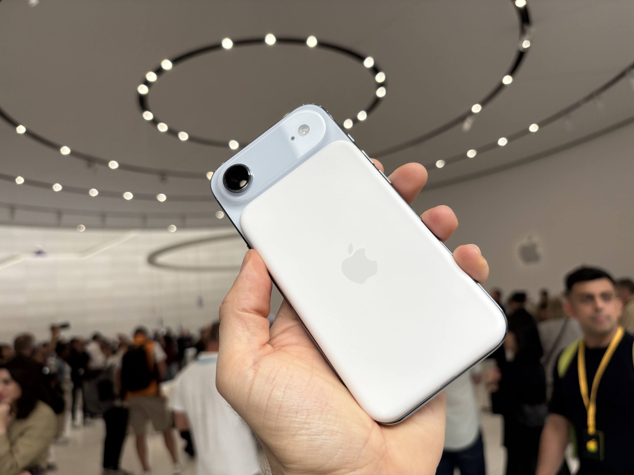 the iphone air s battery pack is