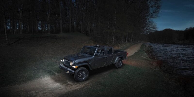 Stellantis cancels plans for an electrified Jeep Gladiator 8 stellantis cancels plans for an electrified jeep