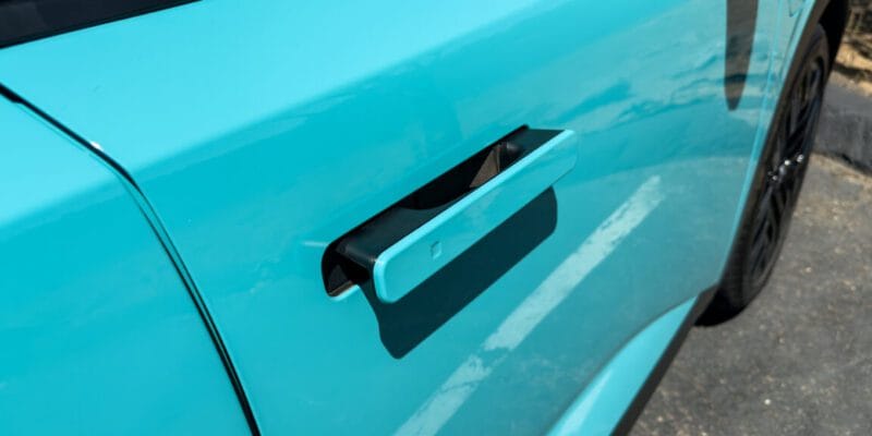 Flush door handles are the car industry’s latest safety problem 17 flush door handles are the car industry