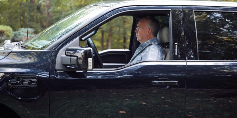 Ford F-150 Lightnings are powering the grid in first residential V2G pilot 1 ford f-150 lightnings are powering the grid