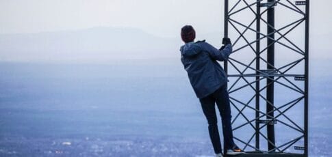 scammers are faking cell towers now americans