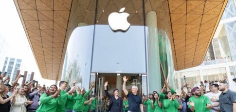 the iphone s boring era officially ends