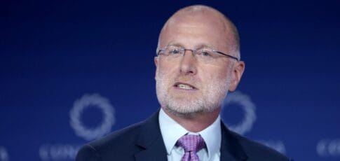 fcc chairman unconvincingly claims he never threatened