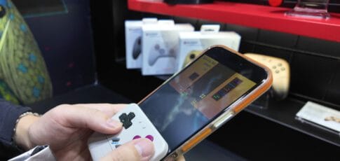 gamesir s clip-on controller turns smartphones into