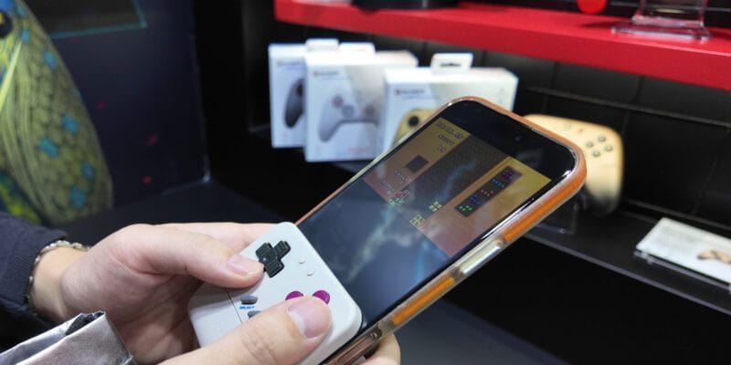 gamesir s clip-on controller turns smartphones into