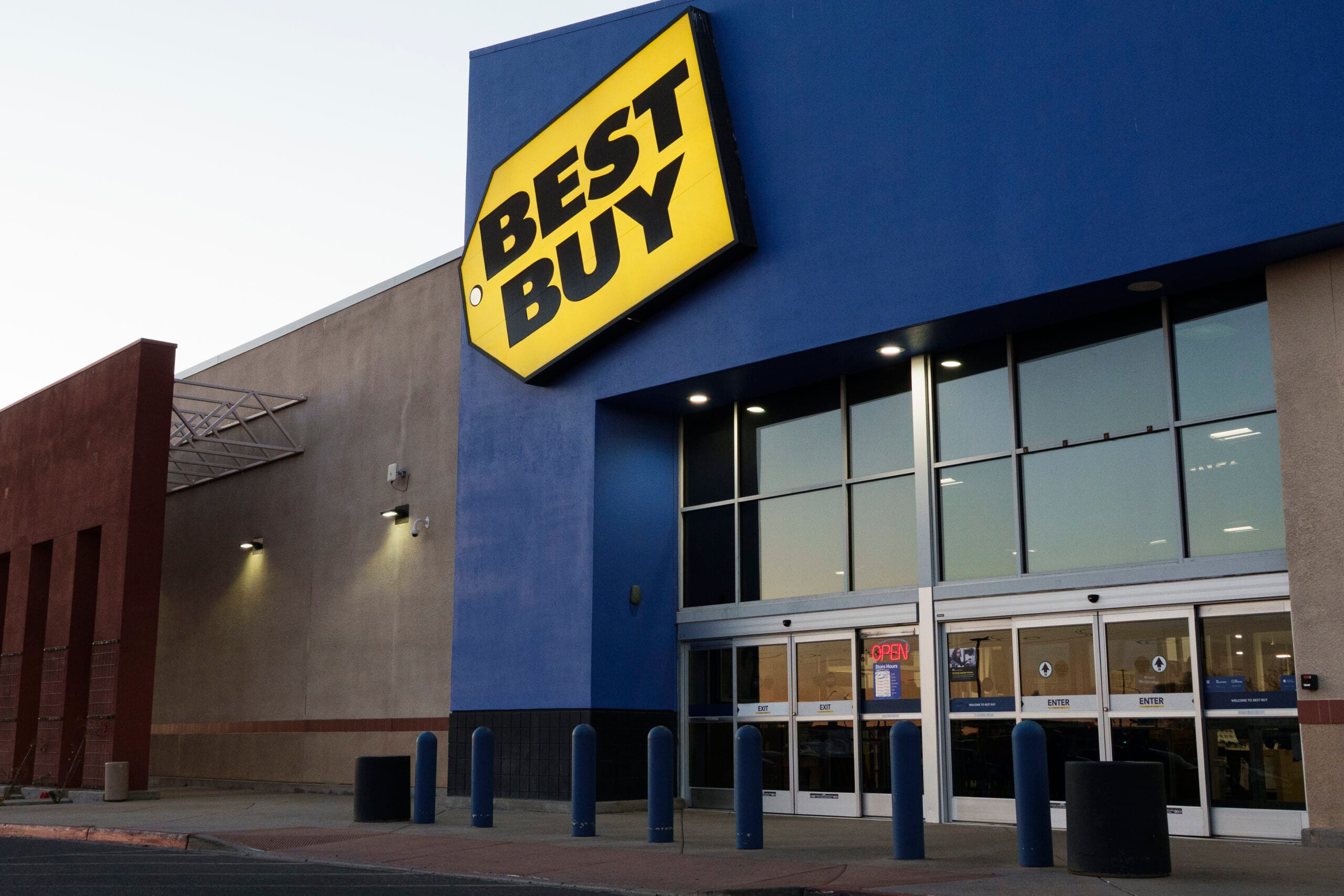 uber eats partners with best buy to