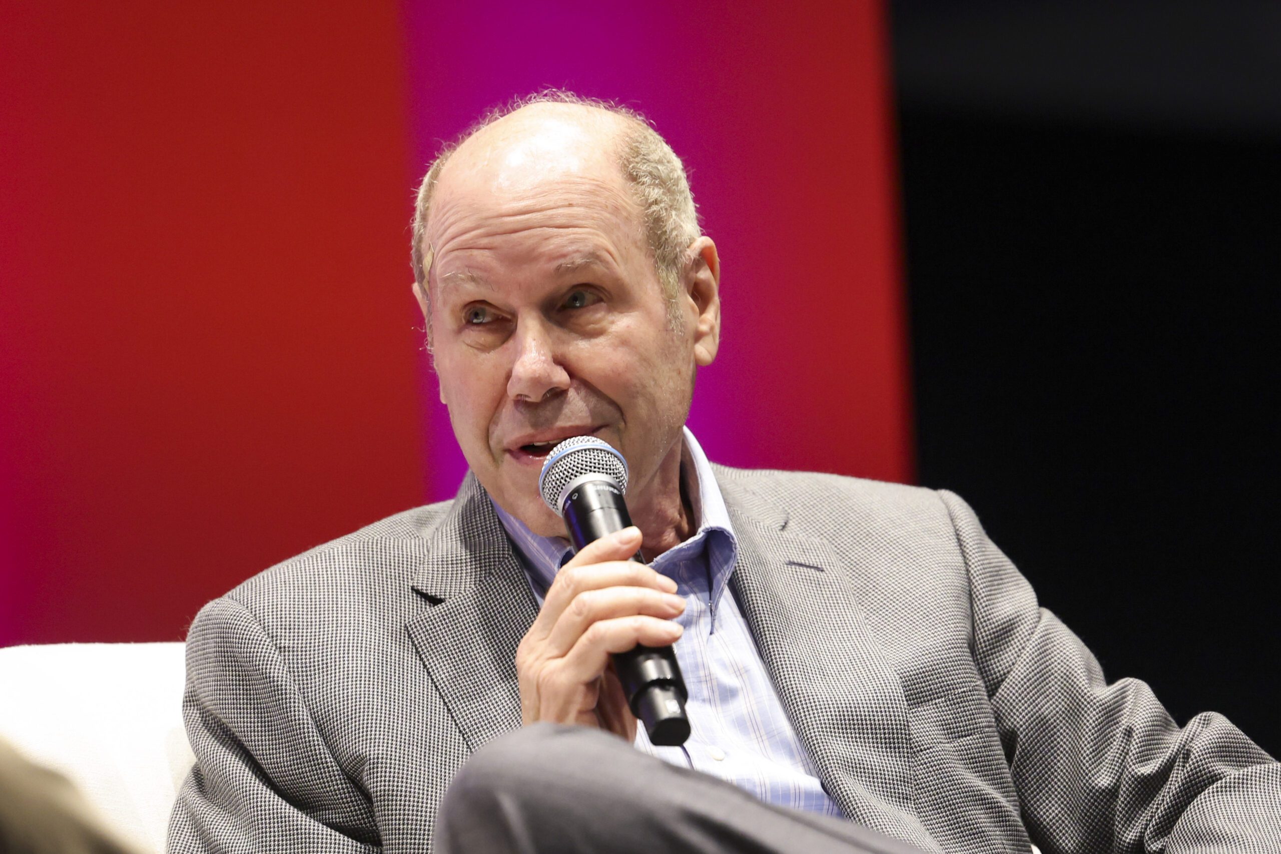 ex-disney ceo michael eisner calls the fcc