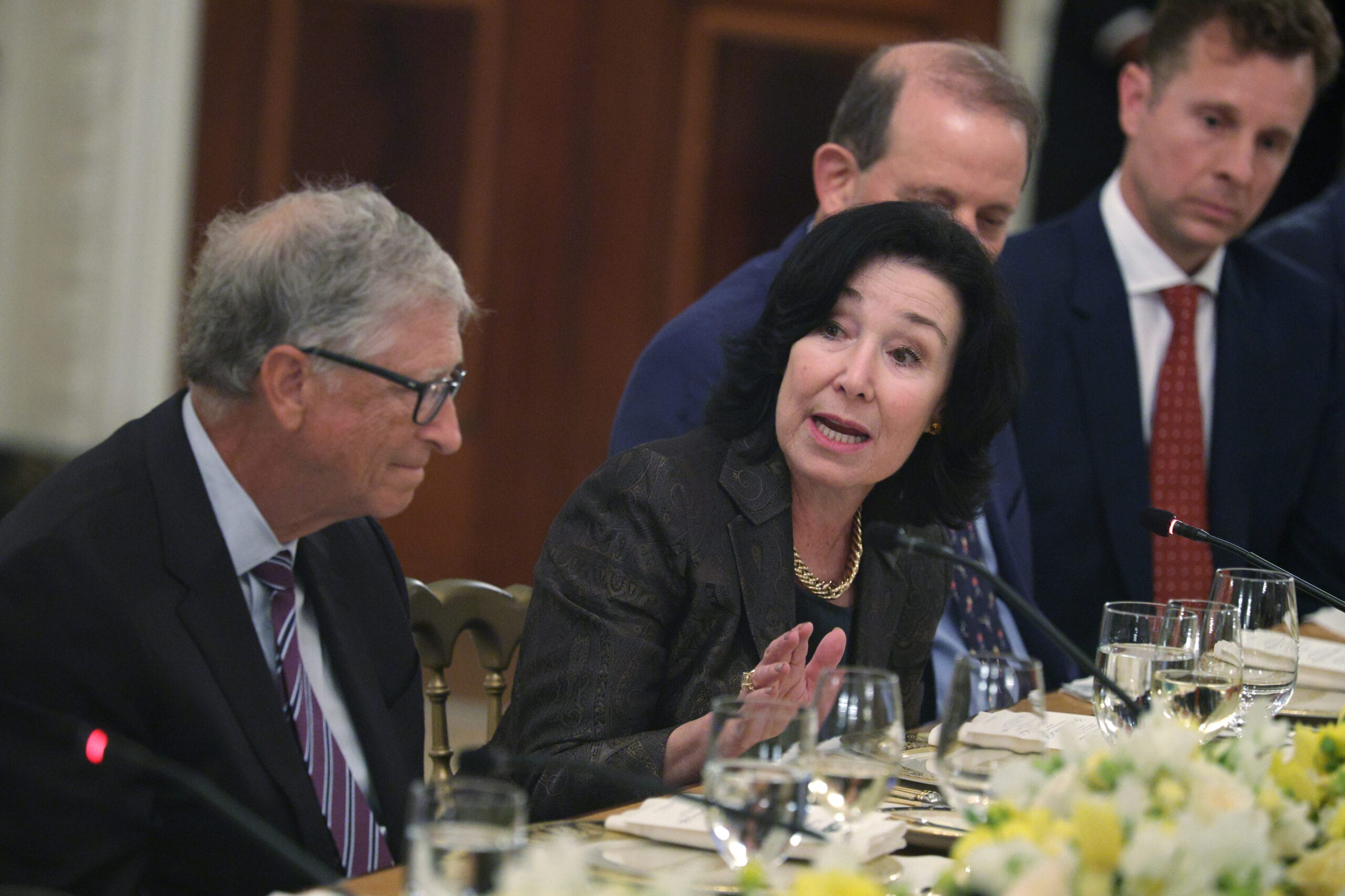 oracle is replacing ceo safra catz with