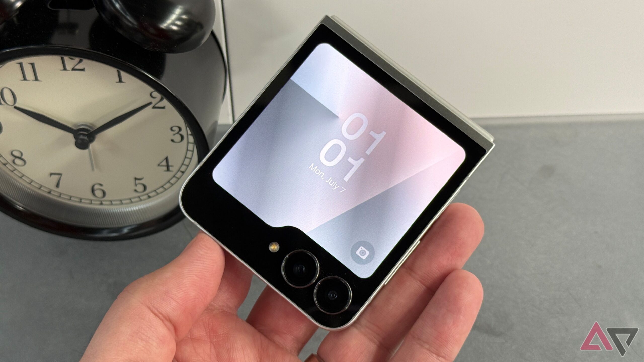 the samsung galaxy z flip 7 fe
