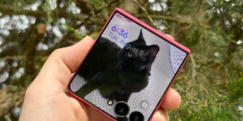 The Samsung Galaxy Z Flip 7 gets its first big discount at $150 off 12 the samsung galaxy z flip 7 gets