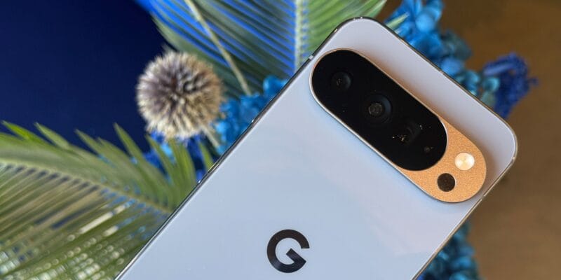 Some Pixel 10 users are plagued with screen issues 16 some pixel 10 users are plagued with