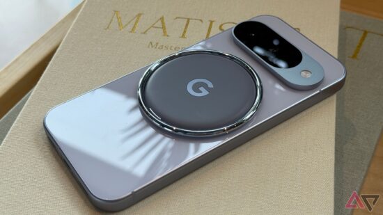 the pixel 10 s pixelsnap ring stand