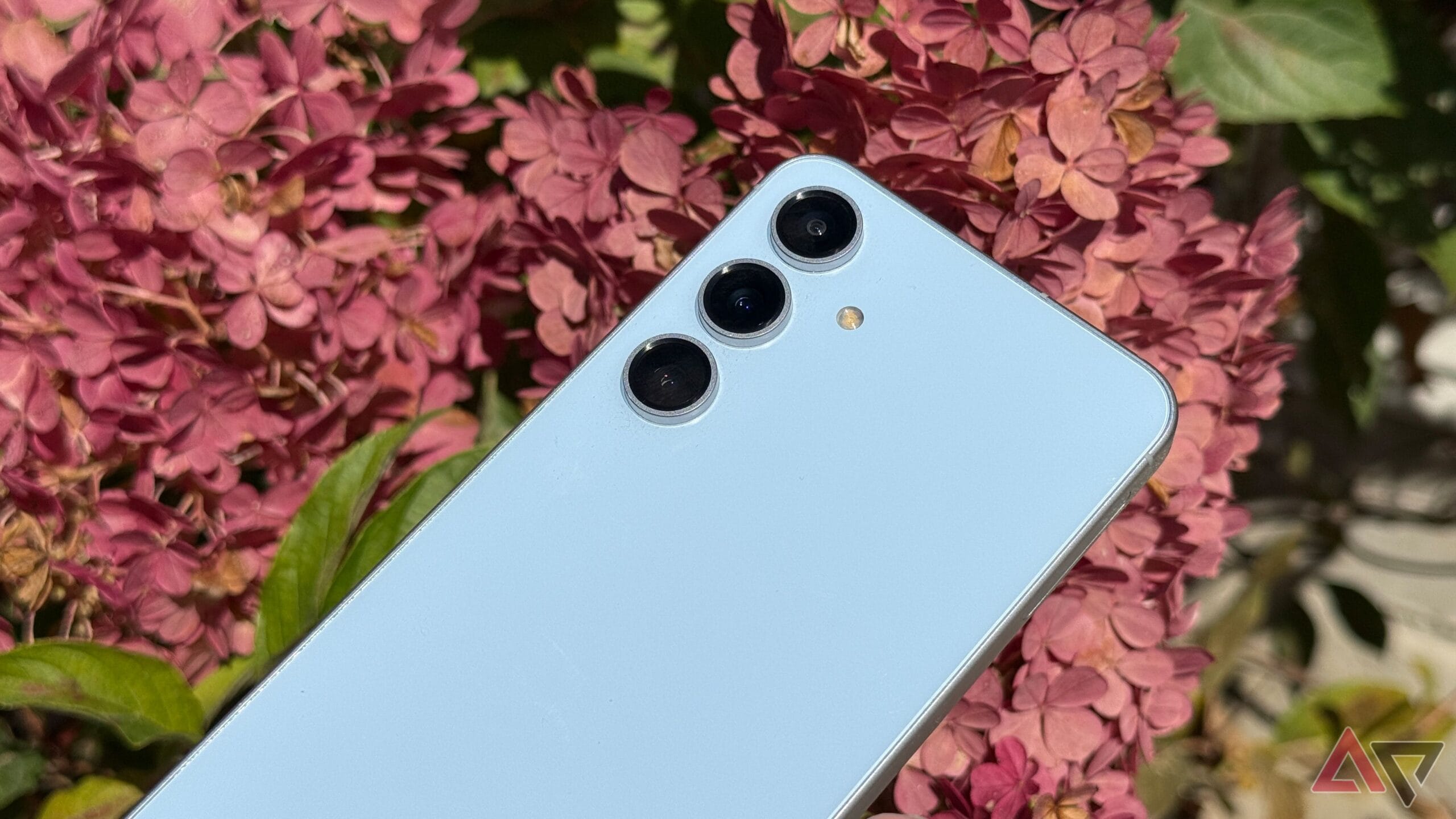 galaxy s25 fe s top-tier model skips