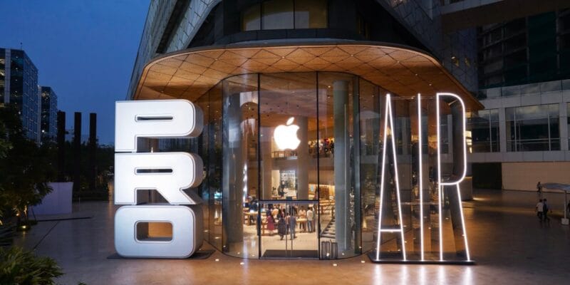 Apple celebrating new iPhone launch with stunning ‘Pro’ and ‘Air’ retail art 14 apple celebrating new iphone launch with stunning
