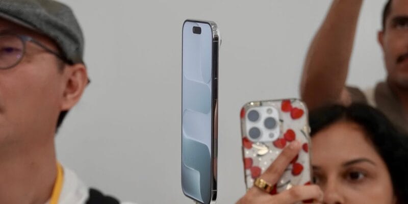 hands-on iphone 17 pro and iphone air