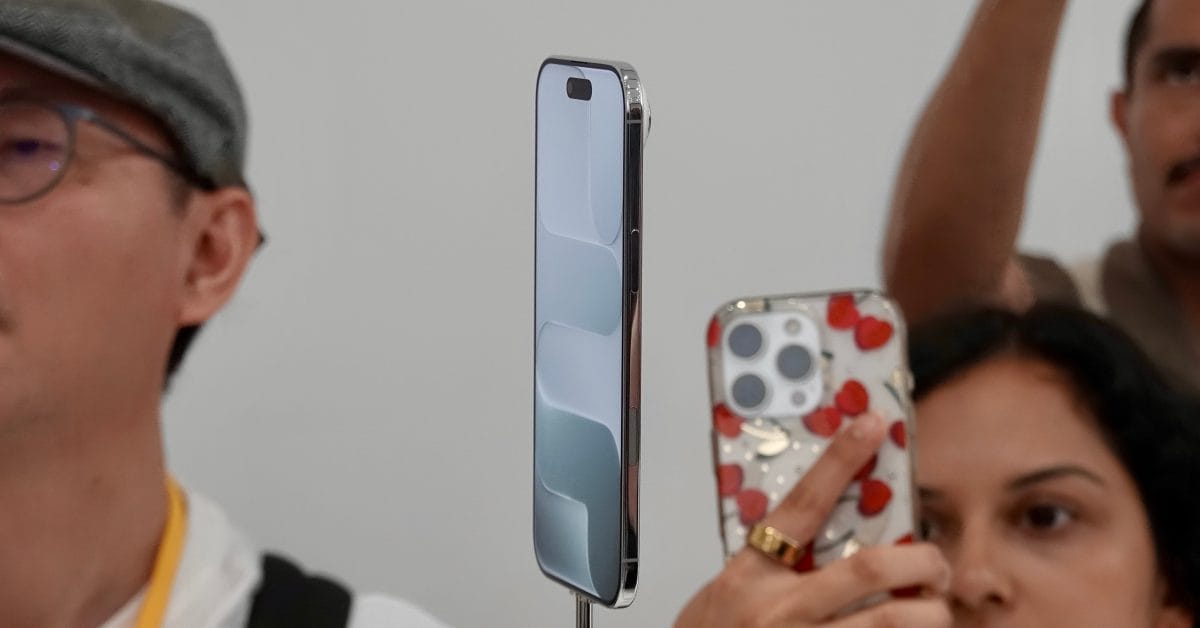 hands-on iphone 17 pro and iphone air