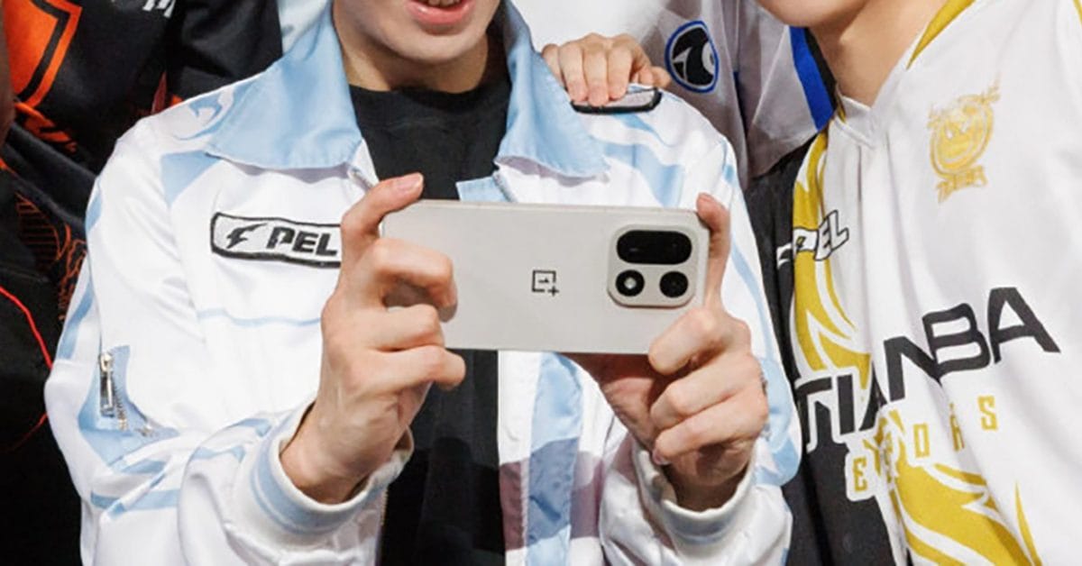 here s the oneplus 15 with its