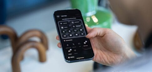 android 16 lets you double tap to