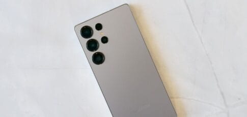 samsung s ultra flagships struggle with telephoto