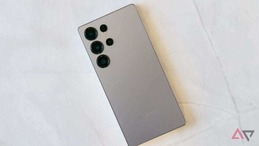 samsung s ultra flagships struggle with telephoto