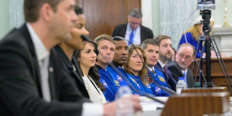 Elon Musk just declared war on NASA’s acting administrator, apparently 9 elon musk just declared war on nasa