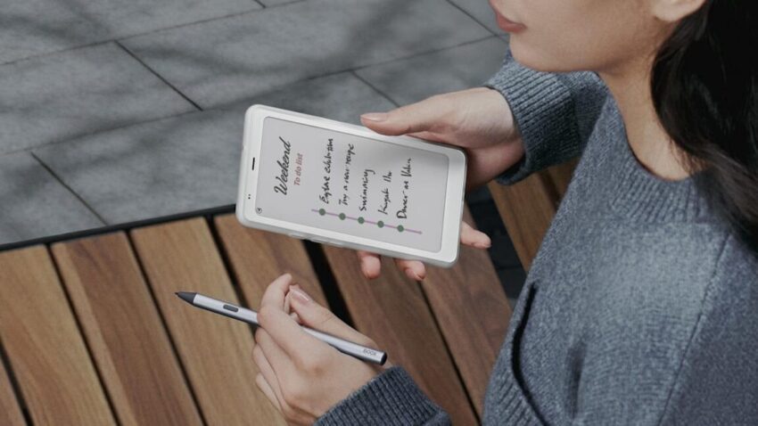 the android-powered boox palma 2 pro fits