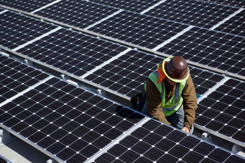 microsoft buys another 100 mw of solar