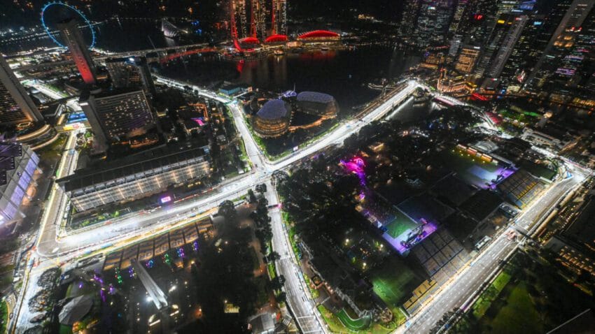 f1 in singapore trophy for the hero