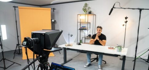 elgato is launching a bigger teleprompter for