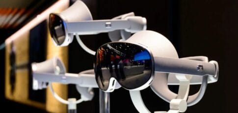 watch samsung unveil its vision pro competitor