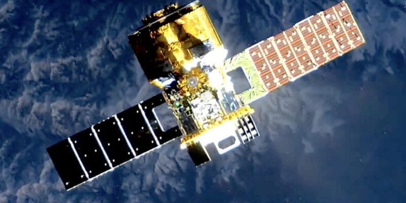 Space station astronauts eager to open “golden treasure box” from Japan 16 space station astronauts eager to open golden