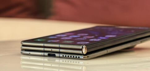 samsung s trifold phone may make its