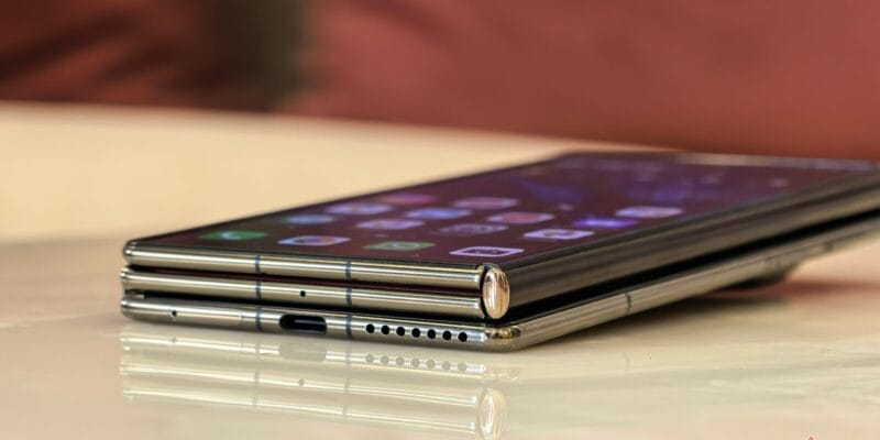 samsung s trifold phone may make its