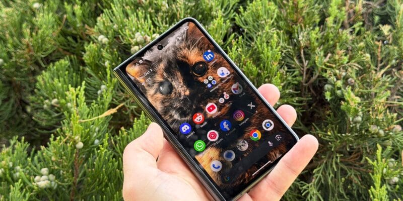 Google Pixel 10 owners hit by random app crashes 12 google pixel 10 owners hit by random