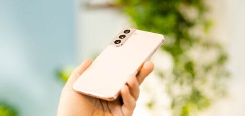 samsung starts rolling out android 16 to