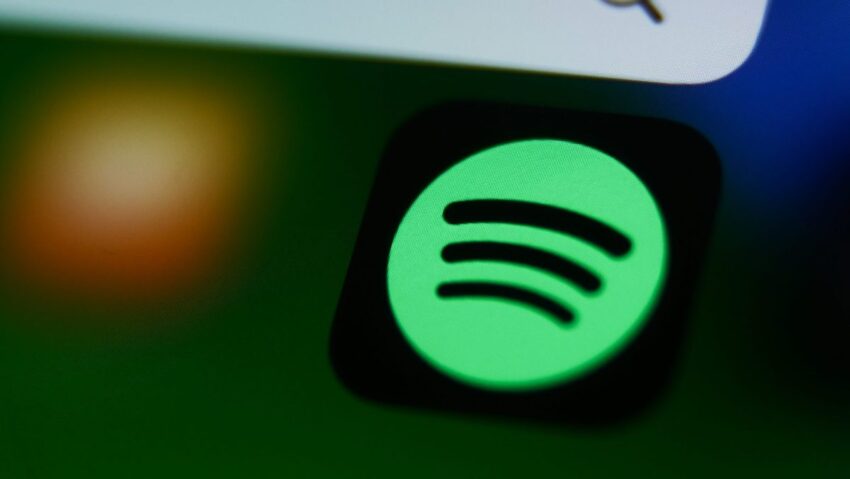 spotify partners with netflix for video podcast