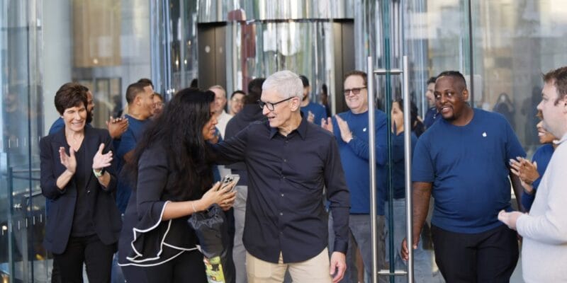 Apple says holiday quarter will be biggest ever in company history 11 apple says holiday quarter will be biggest