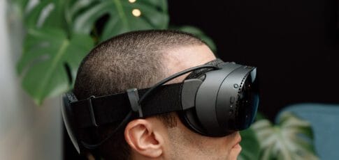 Tech News 12 the steam frame has two speakers on