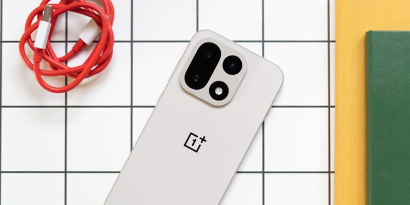 The OnePlus 15 is the phone to buy if you hate charging your phone 18 the oneplus 15 is the phone to