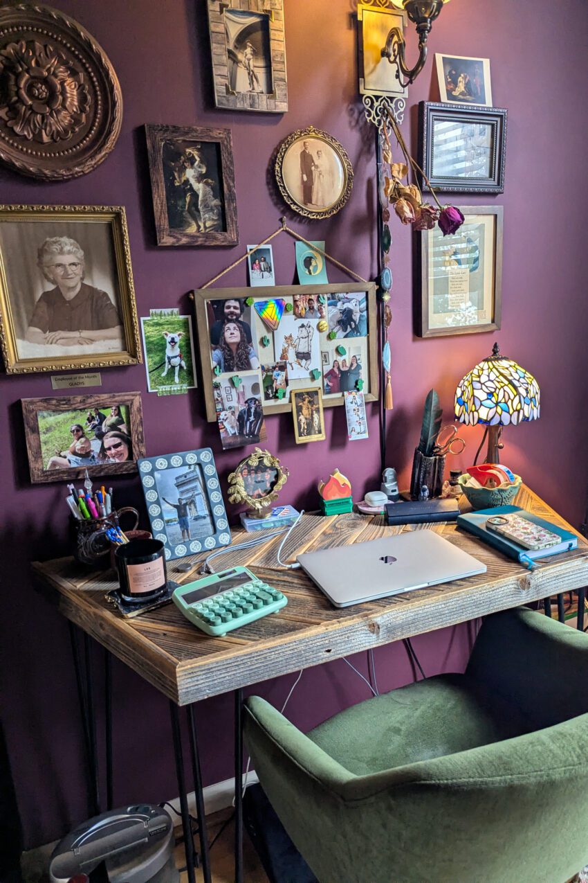 what s on your desk sarah smithers