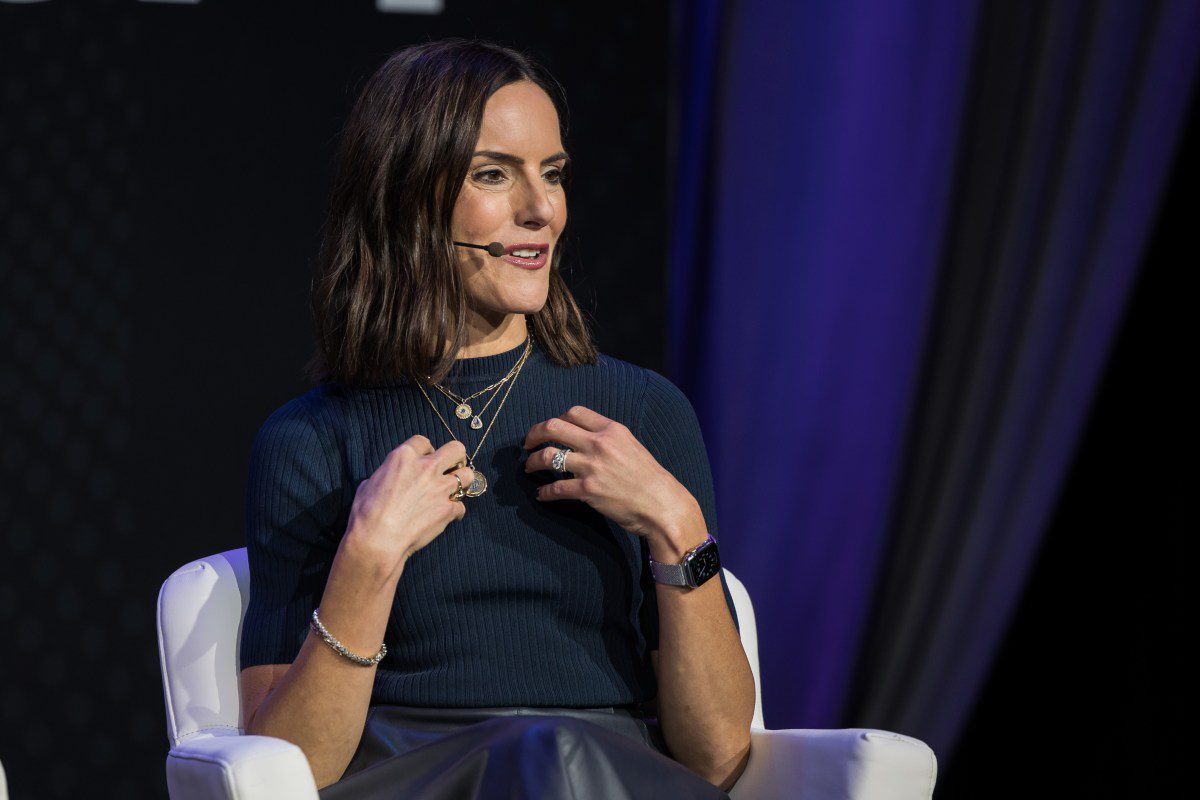 vc jennifer neundorfer explains how founders can