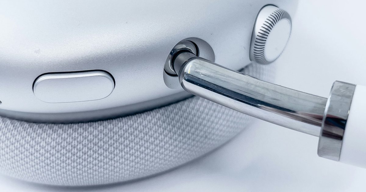 airpods max suffering the three amber lights