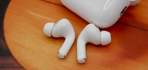 Tech News 9 airpods pro 3 and airpods 4 drop
