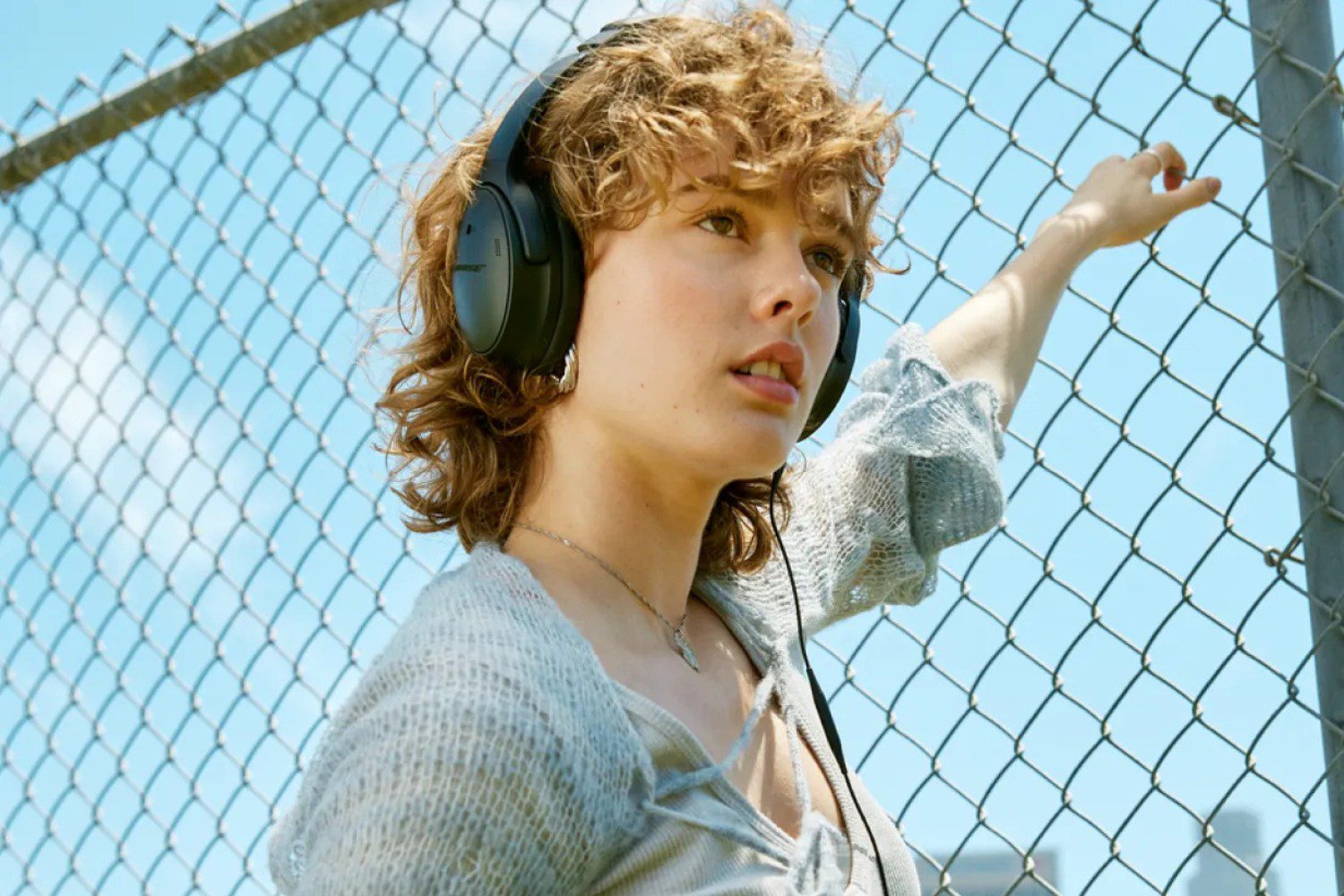 bose s noise-canceling quietcomfort headphones are more