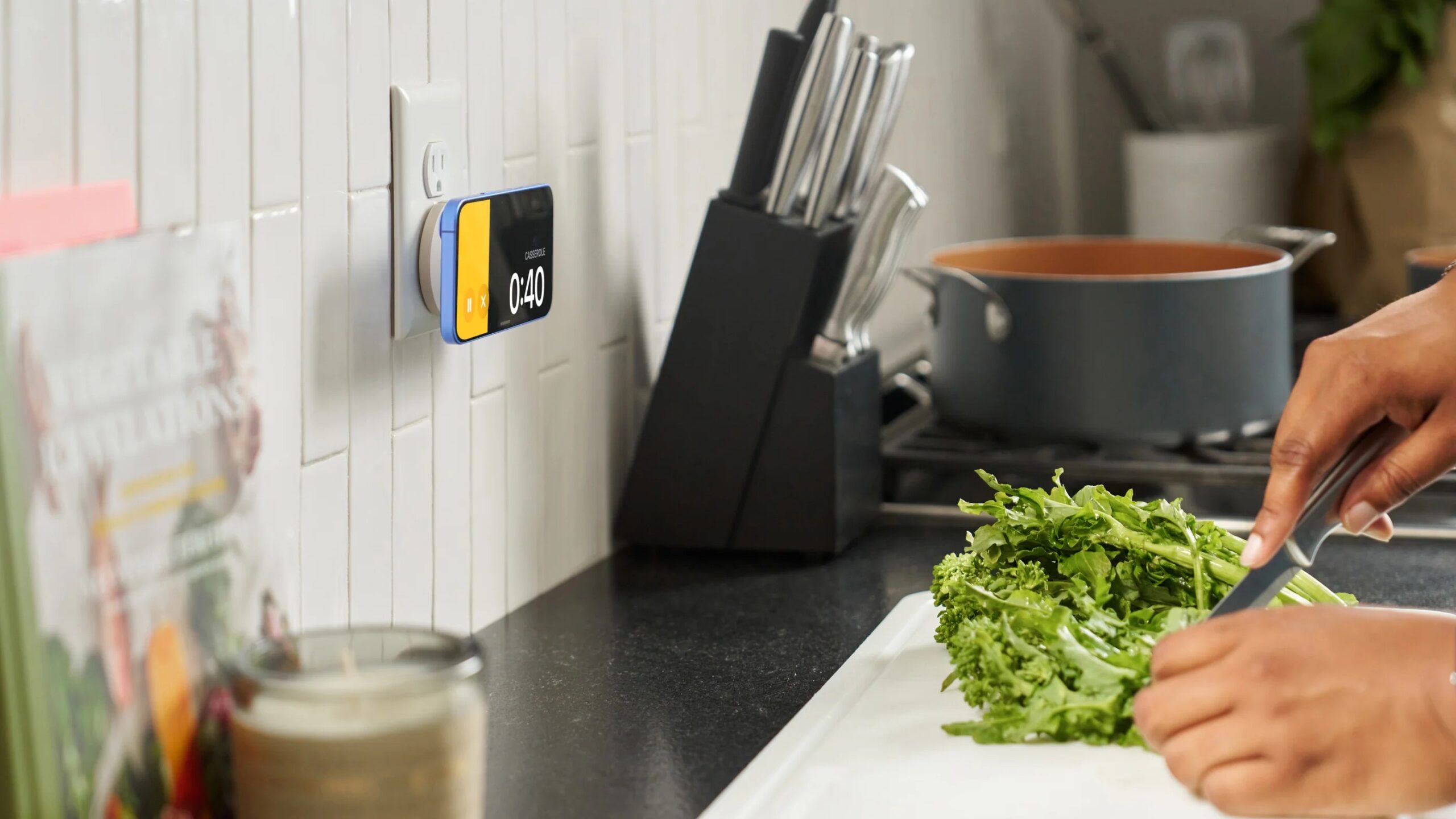 twelve south s magnetic powerbug charger is