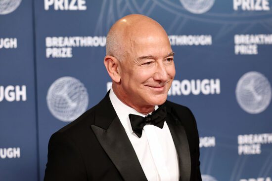 jeff bezos reportedly returns to the trenches