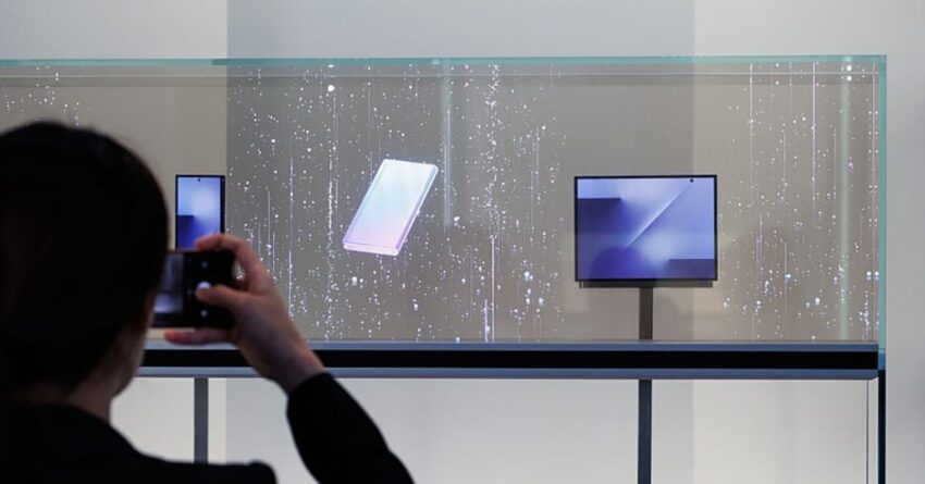 samsung galaxy z trifold yet again hinted