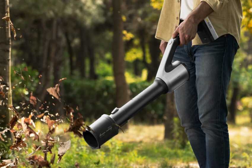 hoto s slick new leaf blower looks