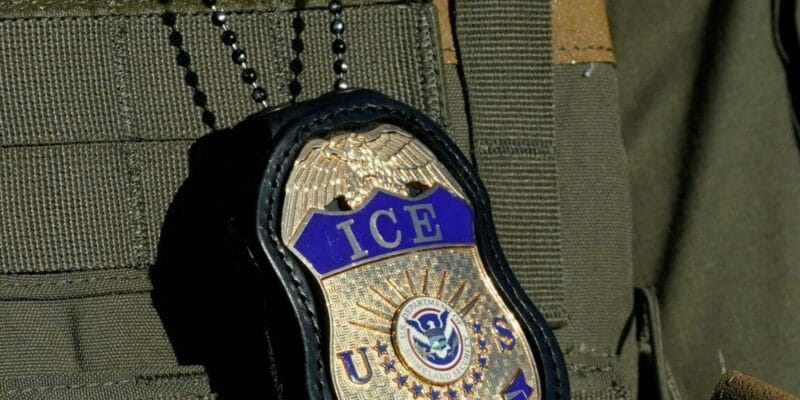 US gives local police a face-scanning app similar to one used by ICE agents 20 us gives local police a face-scanning app