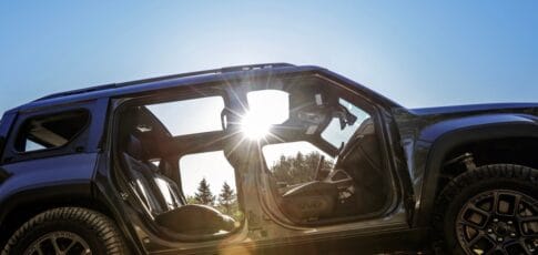 Tech News 2 the all-electric jeep recon is finally here